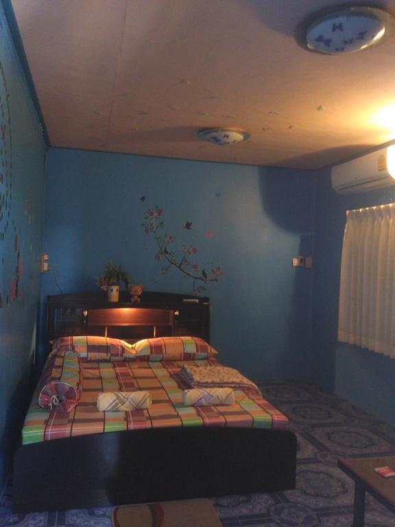 Patchaya Guesthouse Ампхава Екстер'єр фото